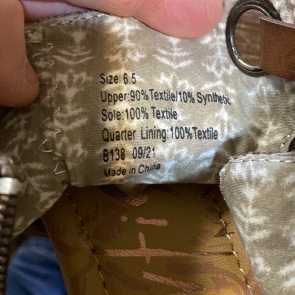 B - Picture 11 of 13